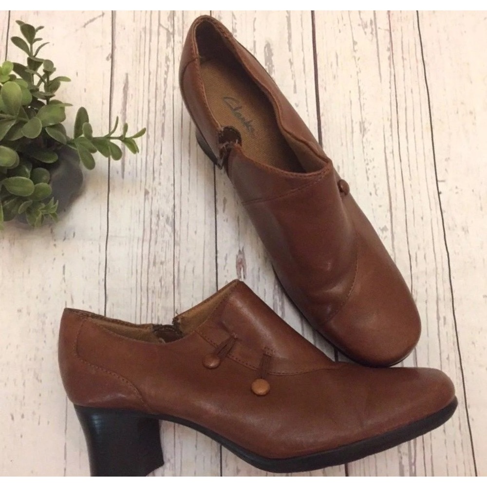 CLARKS Brown Leather Ankle Booties Size 8.5